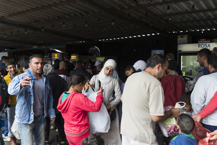 Belgrade refugees aid